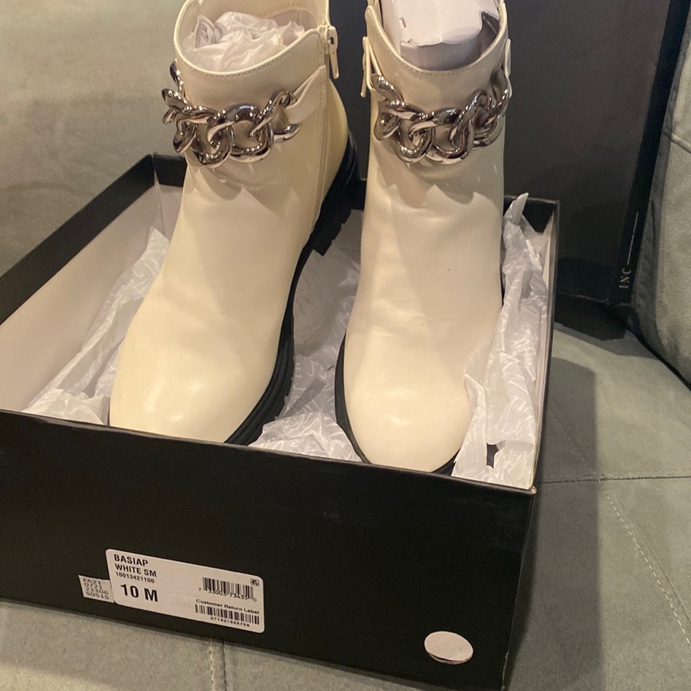 Inc basic white leather ankle boots with chains